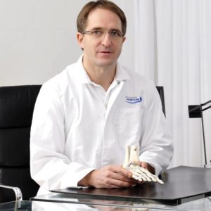 Dr. Thomas Schneider, Leiter des Zentrums für Fuß- und Sprunggelenkchirurgie der Gelenk-Klinik Gundelfingen