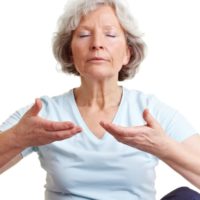 Keine Linderung von Rückenschmerzen bei Senioren durch Qi Gong und Yoga