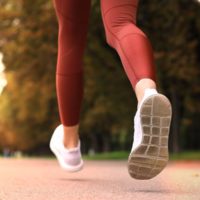 Fußaufsatz bei Läufern: Konzepte, Klassifikationen, Techniken und Implikationen für laufbedingte Verletzungen